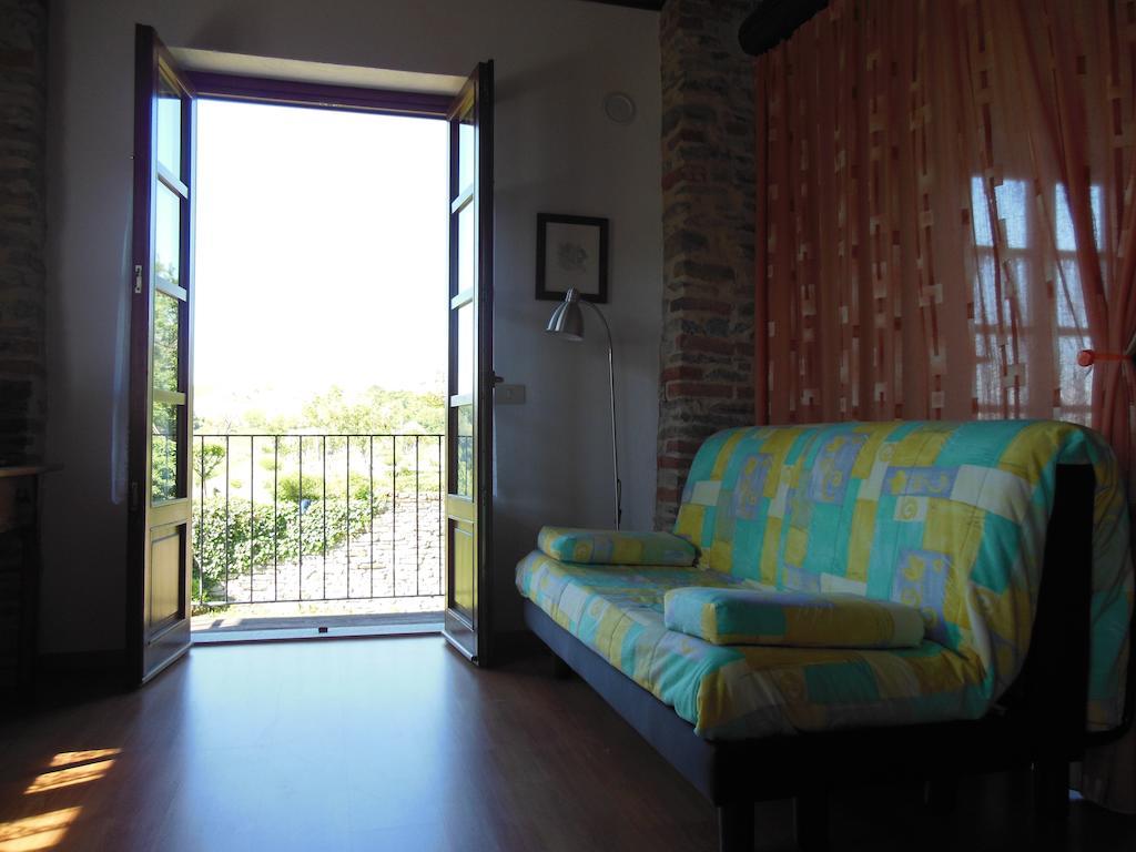 Agriturismo Affittacamere Barbarossa Dogliani Room photo