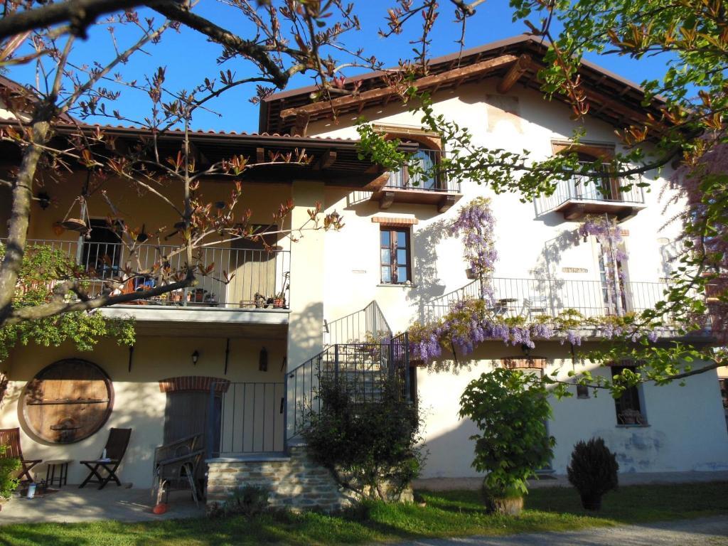 Agriturismo Affittacamere Barbarossa Dogliani Exterior photo