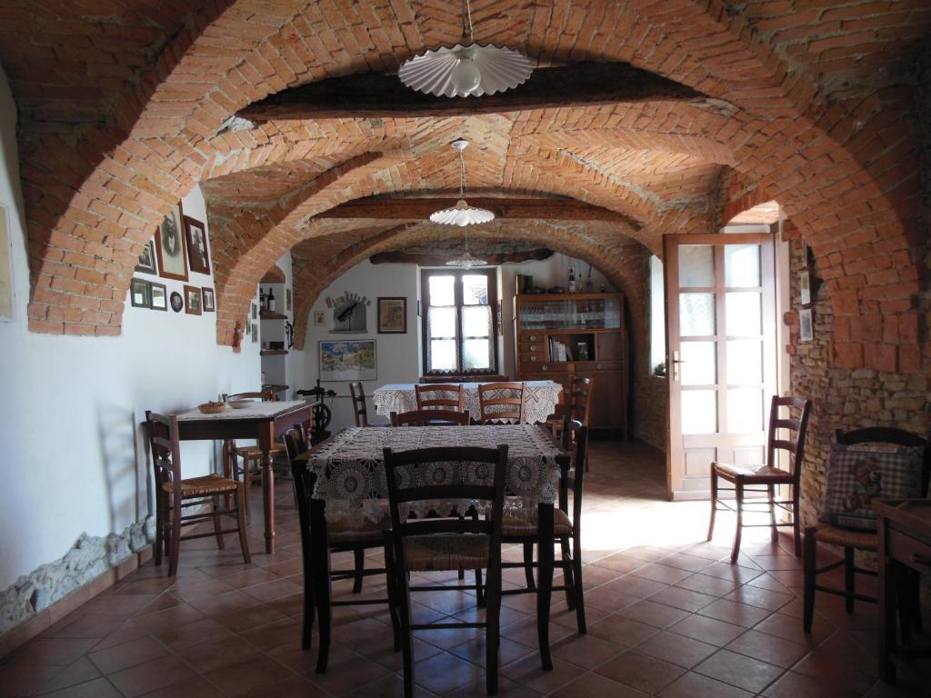 Agriturismo Affittacamere Barbarossa Dogliani Exterior photo